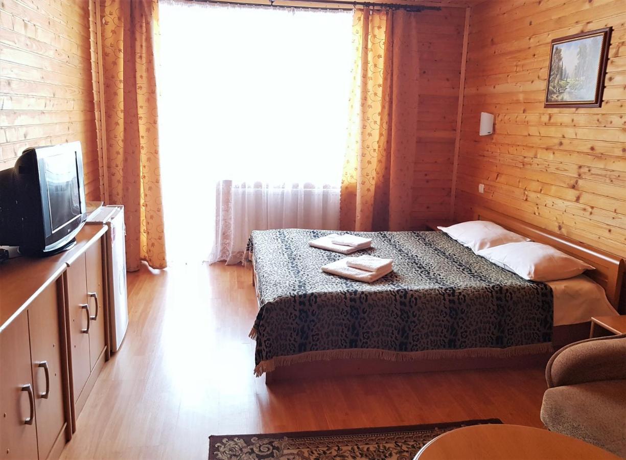 Karpatski Zori Hotel Bukovel Exterior photo