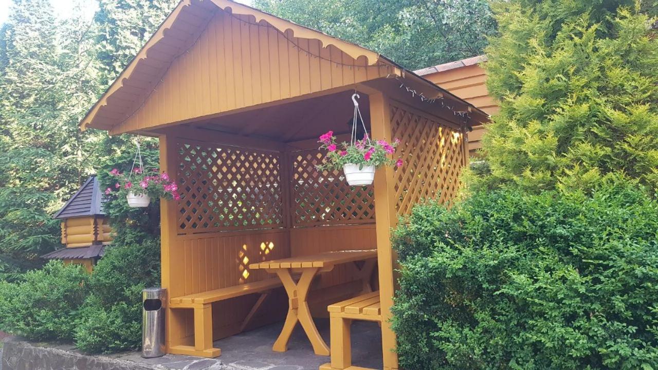 Karpatski Zori Hotel Bukovel Exterior photo